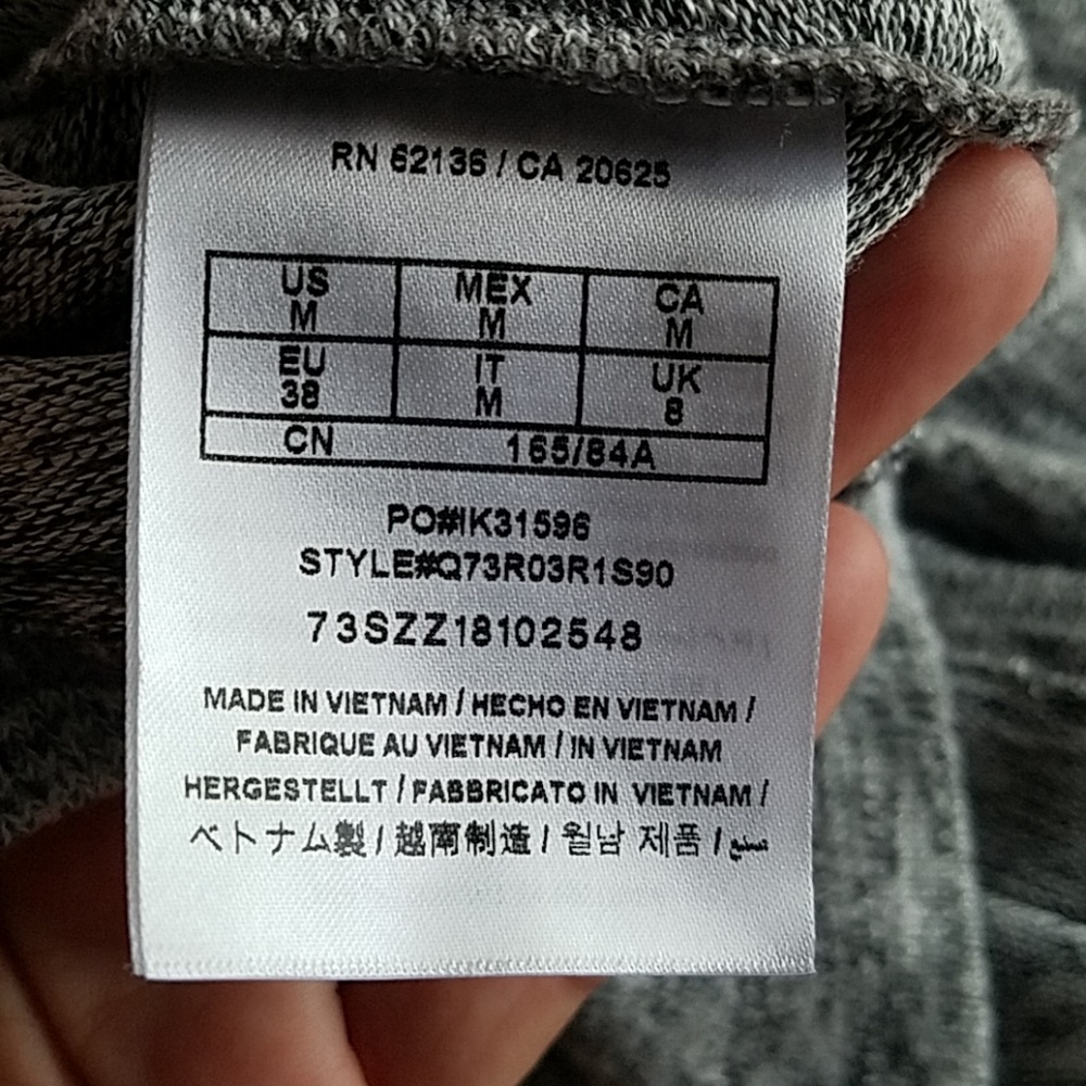 Guess sweater - Picture 2 of 2